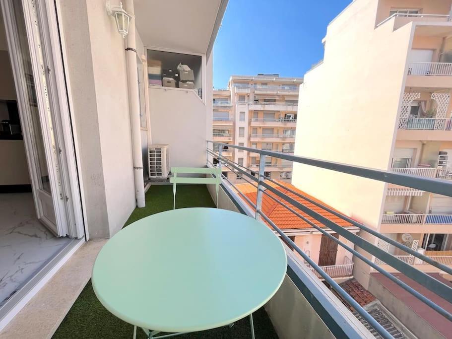 Joli Studio - Studio Neuf Terrasse Clim Wi-Fi 2 Min. Des Plages Antibes Ngoại thất bức ảnh